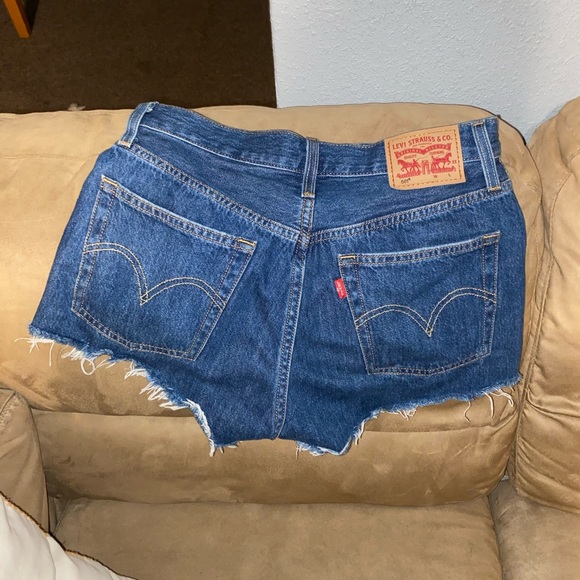 Levi’s - Picture 2 of 2